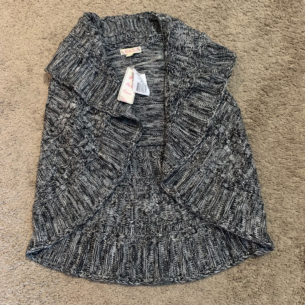 NWT It’s Our Time Sweater Vest Medium